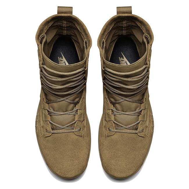 nike coyote brown boots