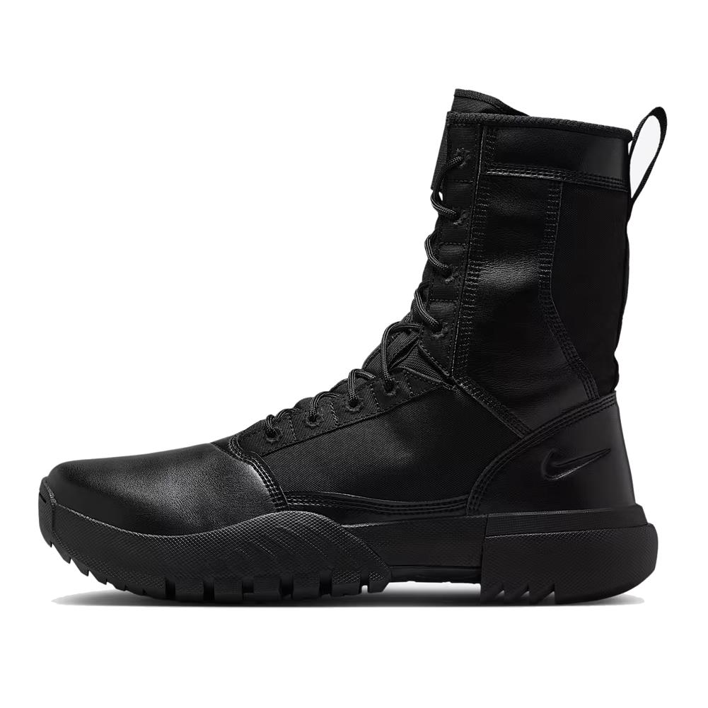 NIKE 8