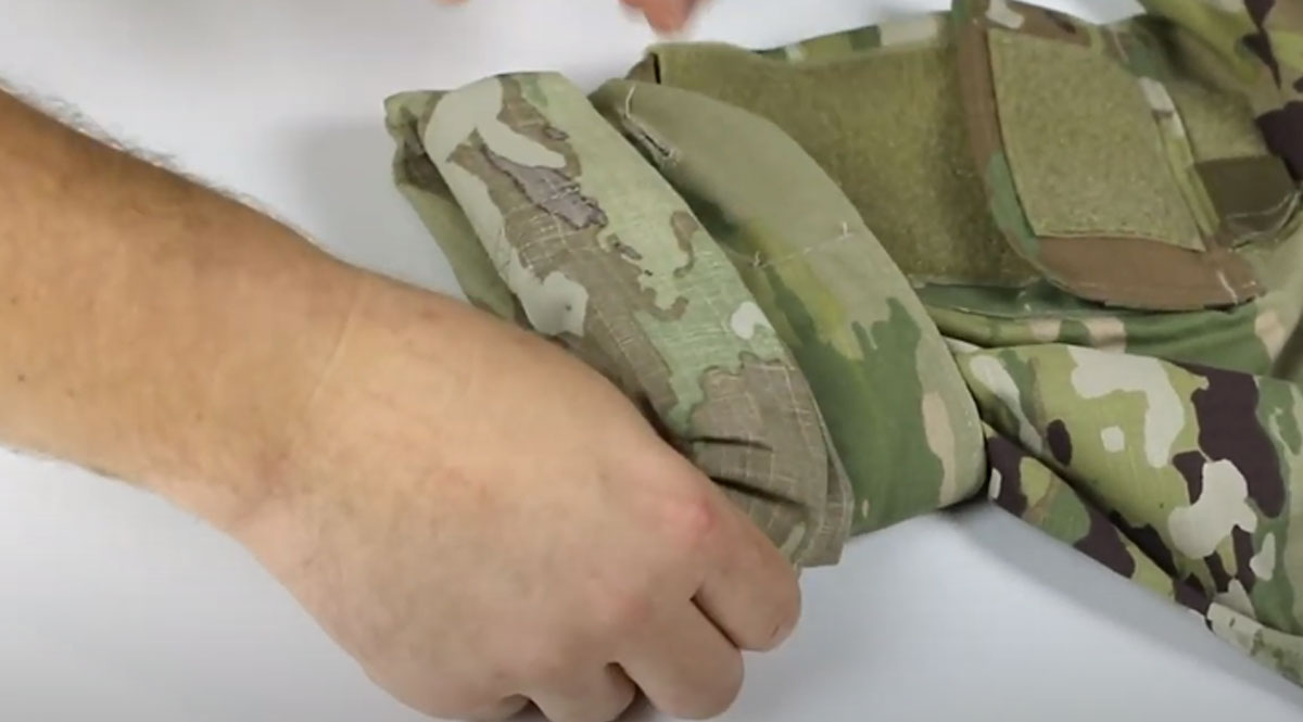 army roll dress shirt Guide: How to Pack a Bag Using the Ranger Roll : r/selfreliance