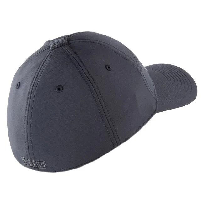 https://assets.cat5.com/images/tactical-experts/how-to-choose-a-tactical-hat/fitted-caps.jpg