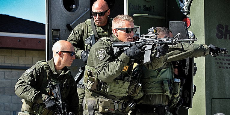 Officer's Guide to Planning, Coordinating and Executing Drug Raids, Tactical Experts